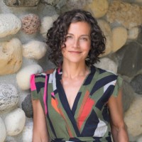 Sara Holoubek